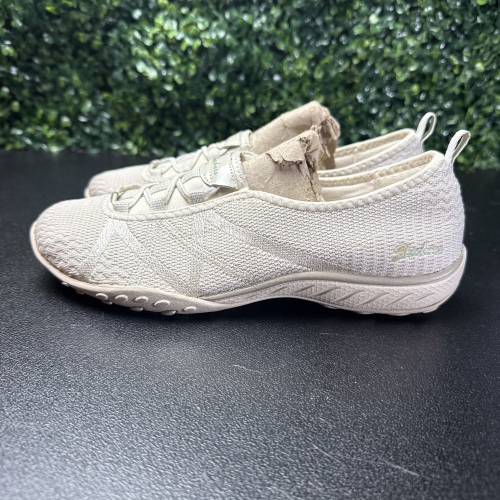 Skechers Breathe Easy Shoes Women's Size 6 Relaxed Fit Memory Foam